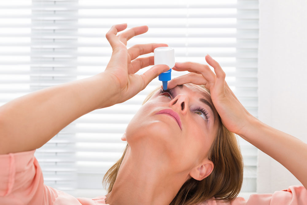 What Are the Primary Symptoms of Chronic Dry Eye?